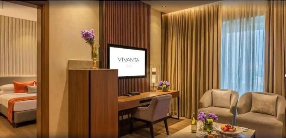 Vivanta Kolkata Em Bypass Kültér fotó A room at Vivanta Goa